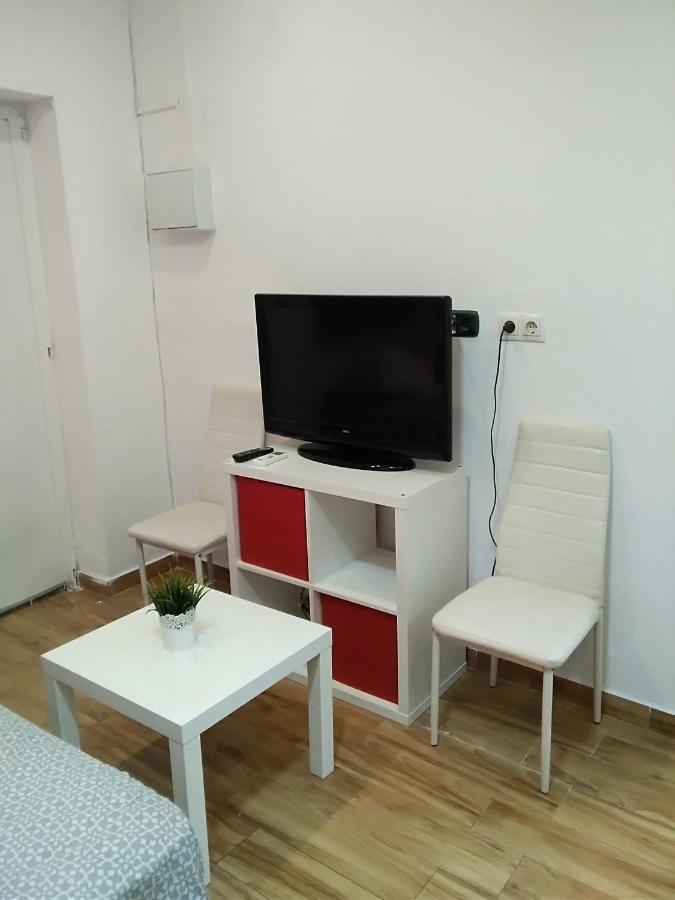 Lägenhet Estudio Cerca Del Carrefour Rosaleda