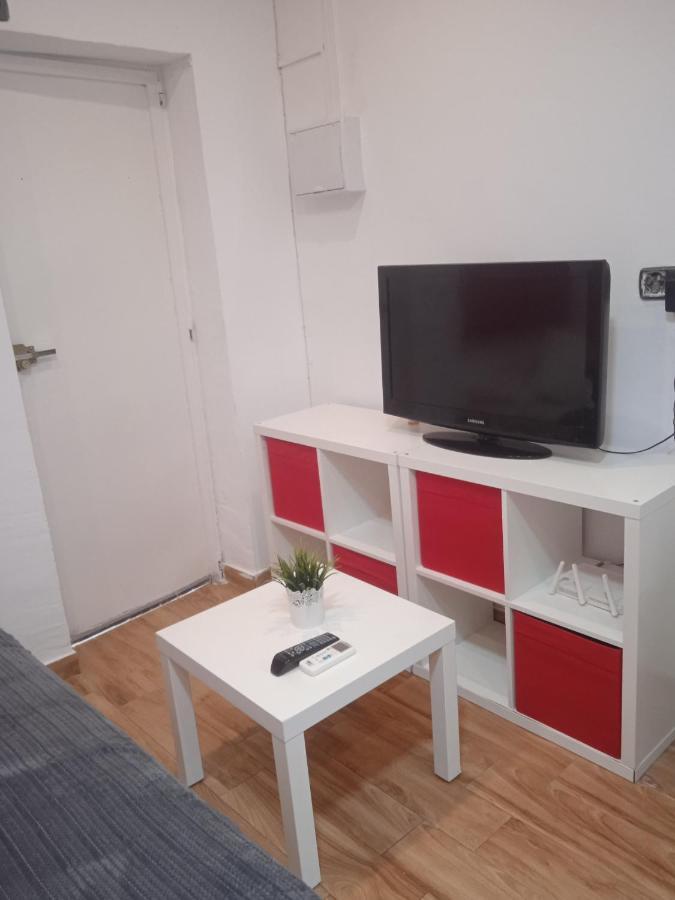 Estudio Cerca Del Carrefour Rosaleda Lägenhet