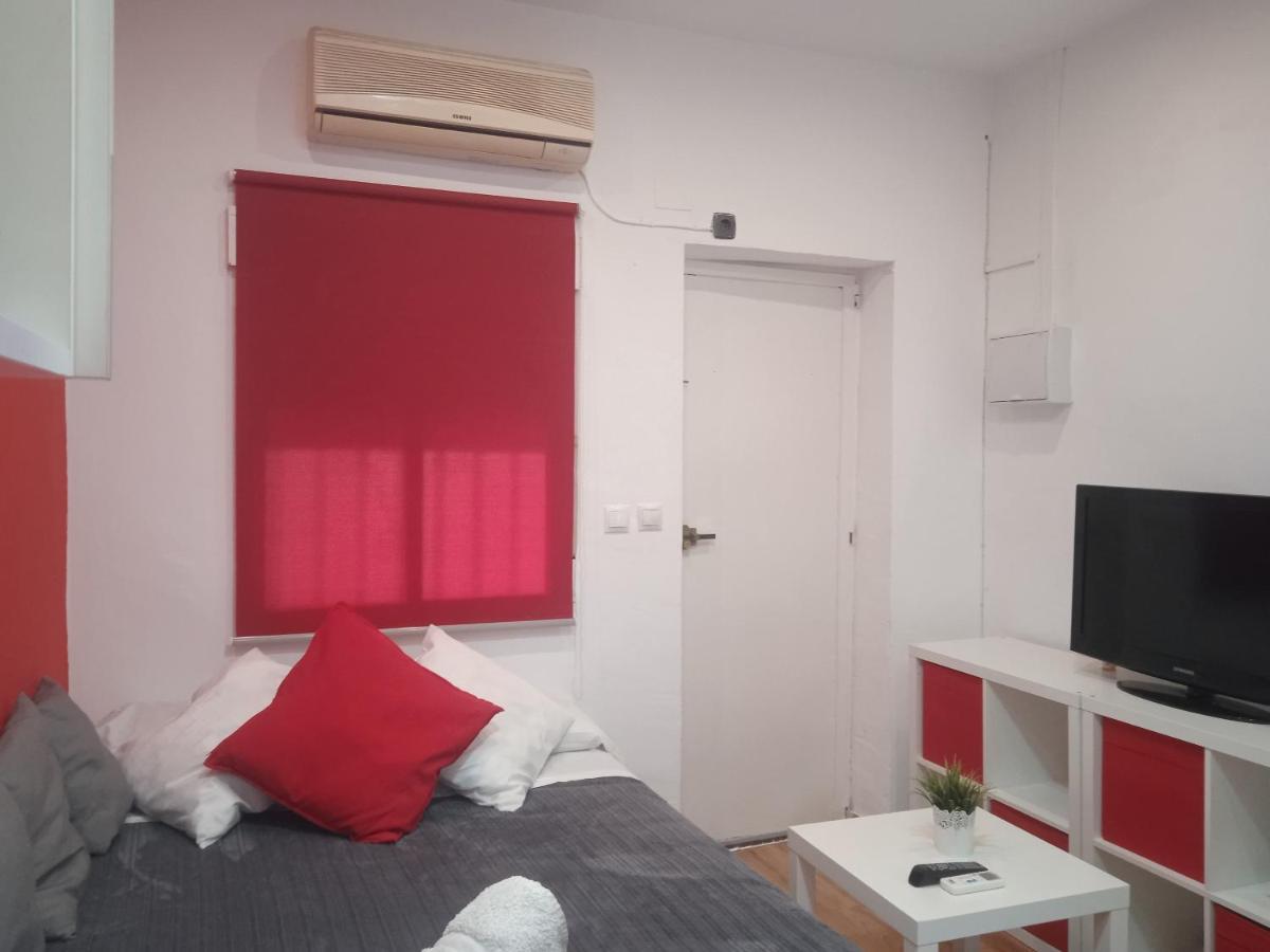 Lägenhet Estudio Cerca Del Carrefour Rosaleda