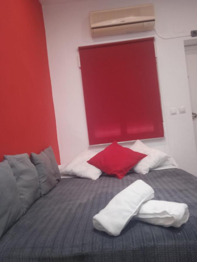 Estudio Cerca Del Carrefour Rosaleda Lägenhet